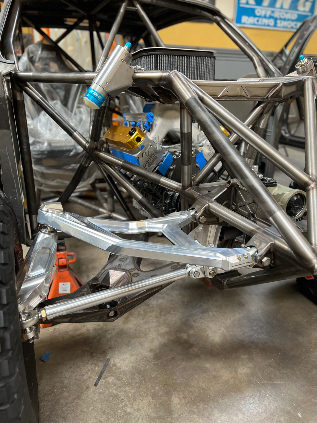 Kibbetech TT / 6100 / Luxury Prerunner Centermount Front Clip